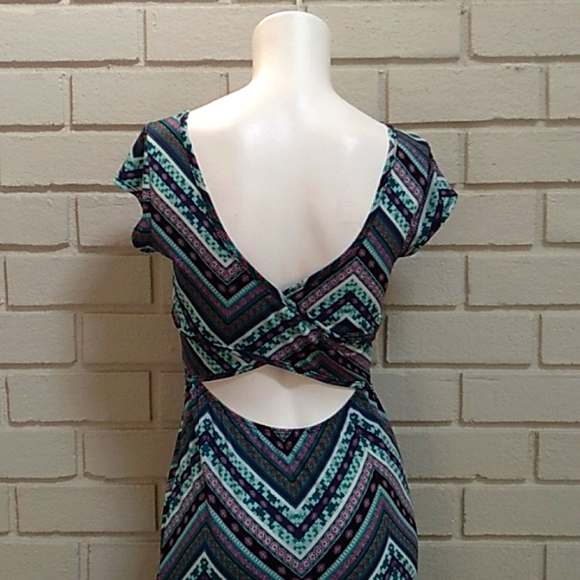 Charlotte Russe Multicolor Geometric Open Back Maxi Dress. Size Medium - Picture 6 of 8